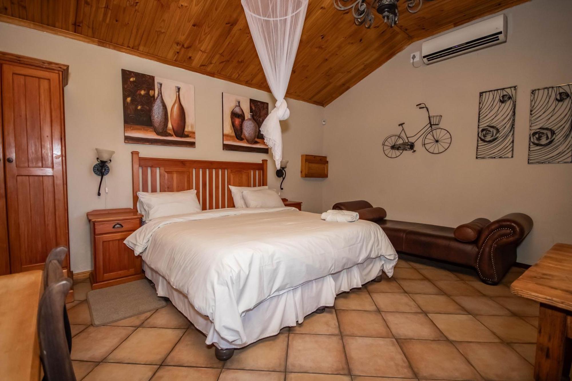 Tarantula Guest House Calvinia Esterno foto